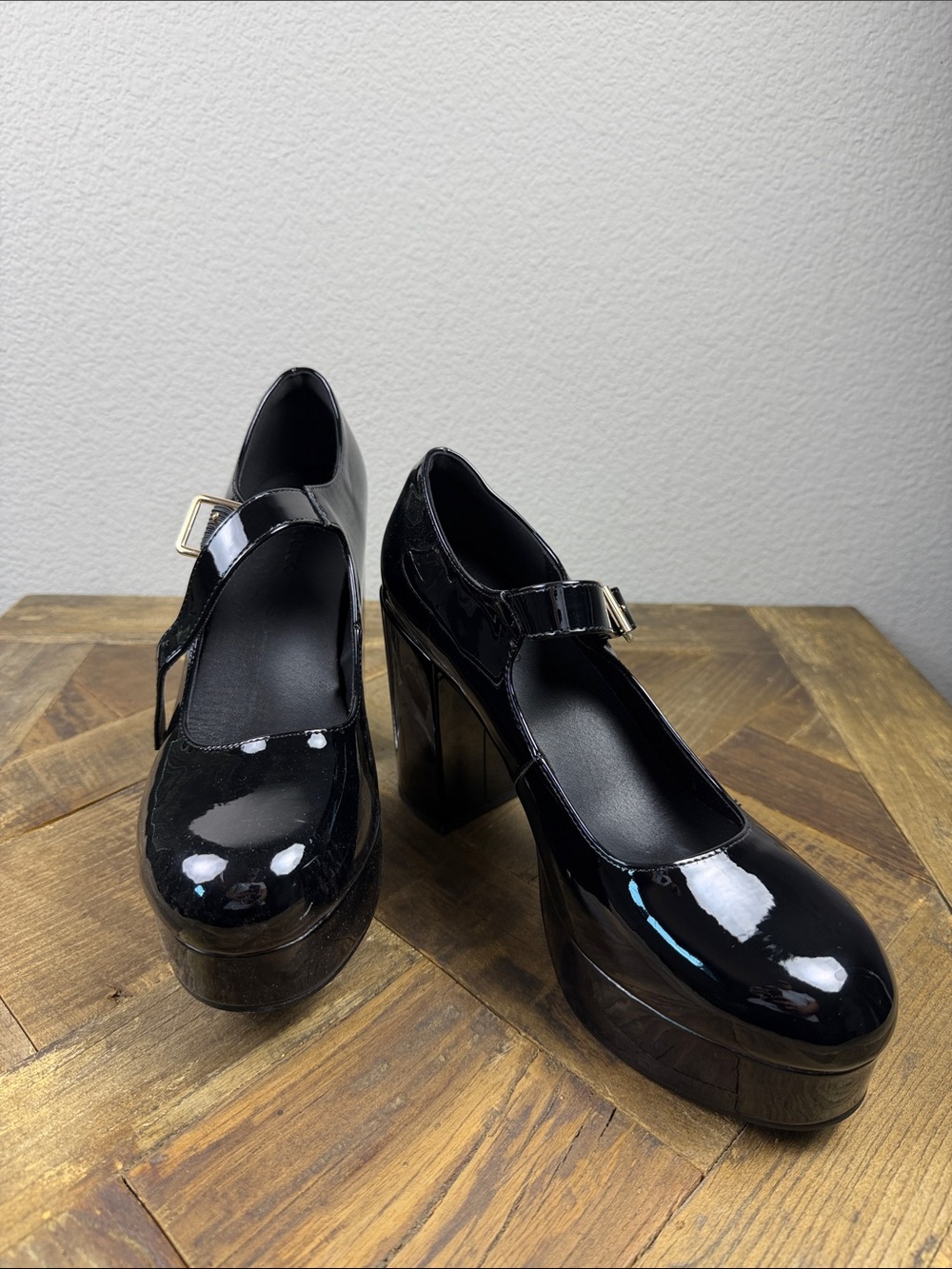 Size 10 Coutgo Patent Mary Jane Platform Heels in Black